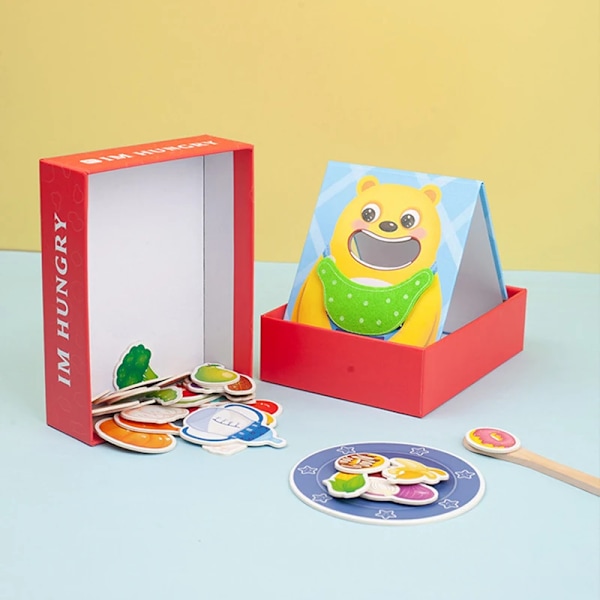 Montessori vanhempi lapsi vuorovaikutus leikki talo simulaatio ruokinta peli