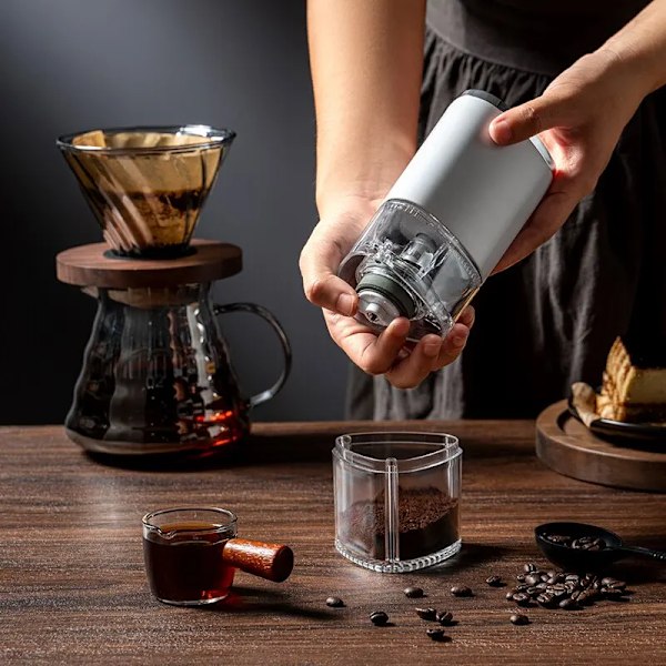 Bärbar Elektrisk Kaffe Kvarn TYP C USB Ladda Keramik Slipning Core Hem Kaffe Bönor Pulverizer Bästa kvalitet Kvarn