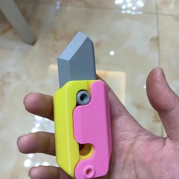 3D Utskrift Gravity Kniv Cub Hoppa Liten Rädisa Kniv Mini Modell Hänge Push Kort Dekompression Leksak