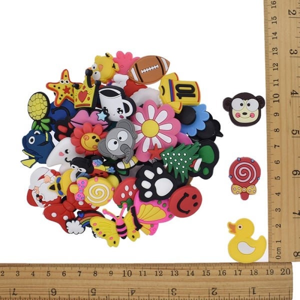 100 bitar Random jibz Tecknad Djur Skor Charms Decrations