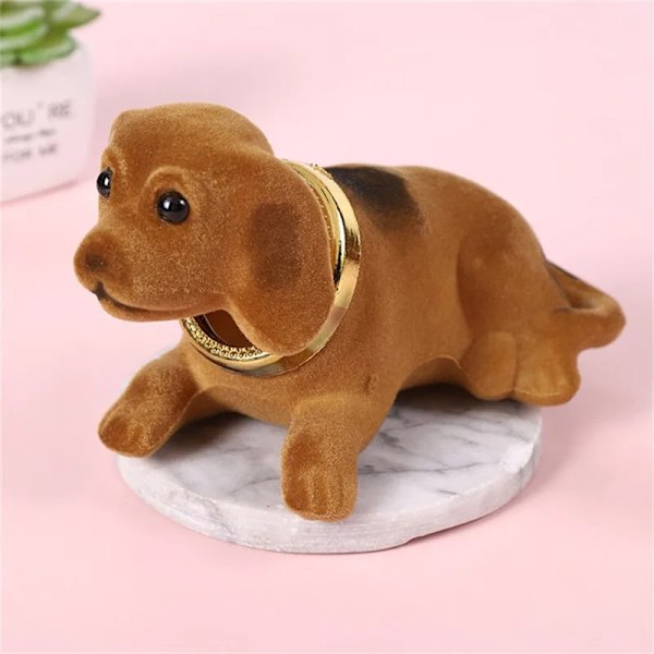 Bil pynt biler dashbord leker ryster hode hund dukke søt pynt
