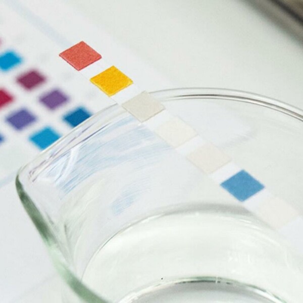 Vesi koe paperi 7in1 pH emäksisyys nitriitti kloori bromi KH GH NO2 NO3 kovuus testiliuskat
