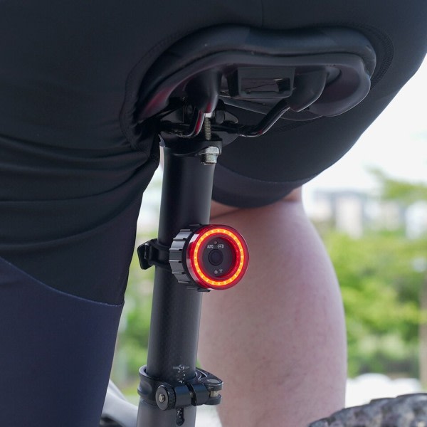 Polkupyörä Smart Auto jarru tunnistin valo vedenpitävä LED lataus pyöräily takavalo valo
