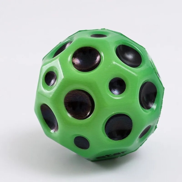 Hög Resiliens Hål Bollen Mjuk Bouncy Ball Anti-fall Måne Shape Porös Bouncy Ball Barn Inomhus Utomhus Leksak