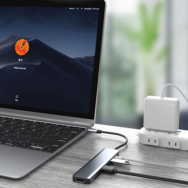 USB C HUB tyyppi C jakaja Thunderbolt 5 in 1  telakka asema