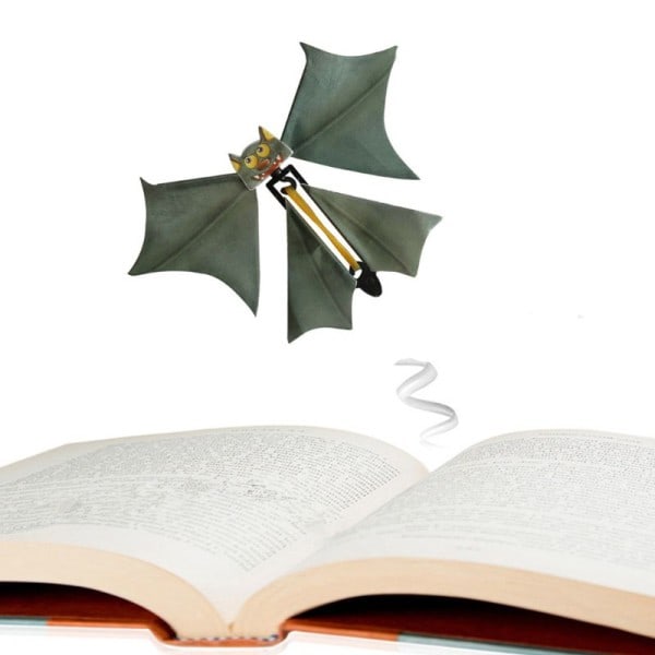 Magisk Bat Flyging Bat Hand Transformation Fly Fjäril Magic Props Rolig Överraskning Prank Skämt Magic Toy