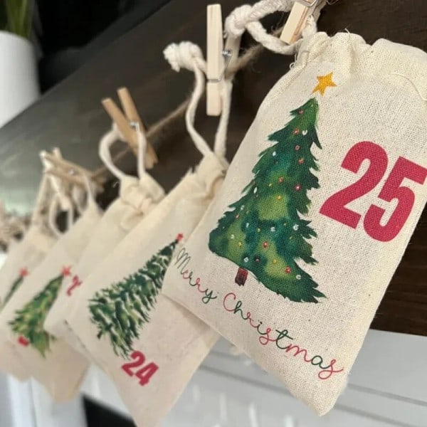 Stoff jul advent kalender snøre poser gjenbrukbare akvarell juletrær
