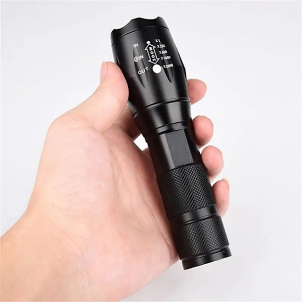 T6 Strong Light Ficklight LED Aluminium Legering Teleskopisk Zoom Batteri Version Laddning Utomhus Sökljus Fjärr Ficklampa
