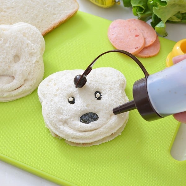 Bamse bjørn sandwich skimmel ristet brød brød fremstilling kutter form