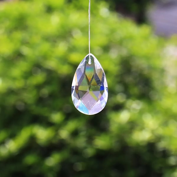 10 stykker 28mm Tår Dråbe Krystaller Prism Sun Catcher Klar Glas Lysekrone Krystal Dele Gør det selv Hængende Vedhæng Smykker Spacer Faceteret