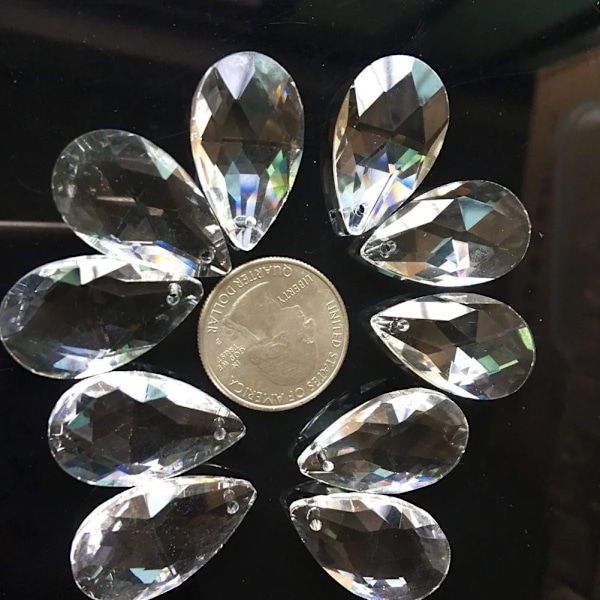 10 stykker 28mm Tår Dråbe Krystaller Prism Sun Catcher Klar Glas Lysekrone Krystal Dele Gør det selv Hængende Vedhæng Smykker Spacer Faceteret