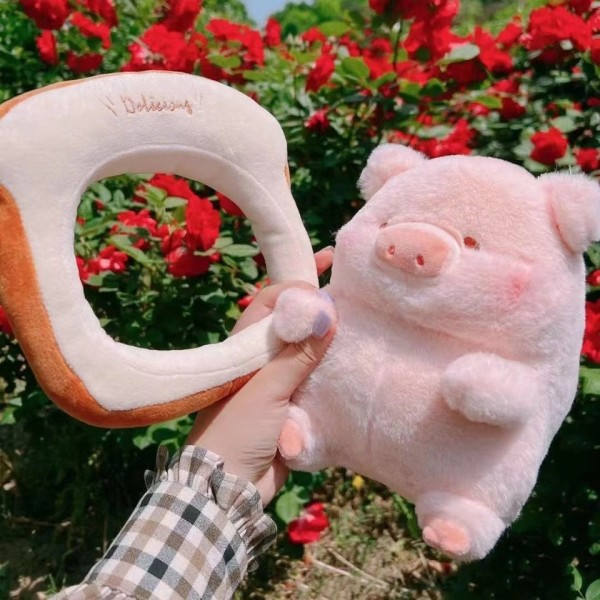 Anime Lulu Gris Bröd Plysch leksak Kreativt stoppade djur Piggy Toast docka leksaker