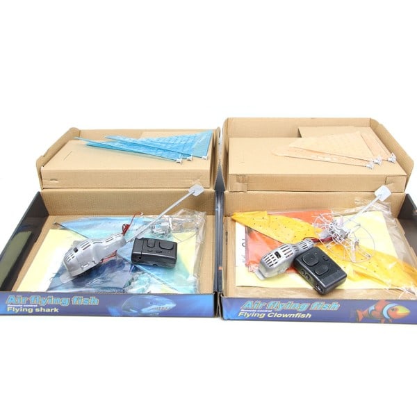 Fjernkontroll Kontroll Shark Leker Luft Svømming RC Dyr Radio Fly Ballonger Klovn Fisk Dyr