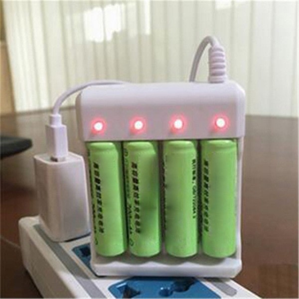 4 Slots USB Rask Lading AAA og AA Batteri lader Kort krets Beskyttelse Oppladbart Batteri Stasjon Høy Kvalitet