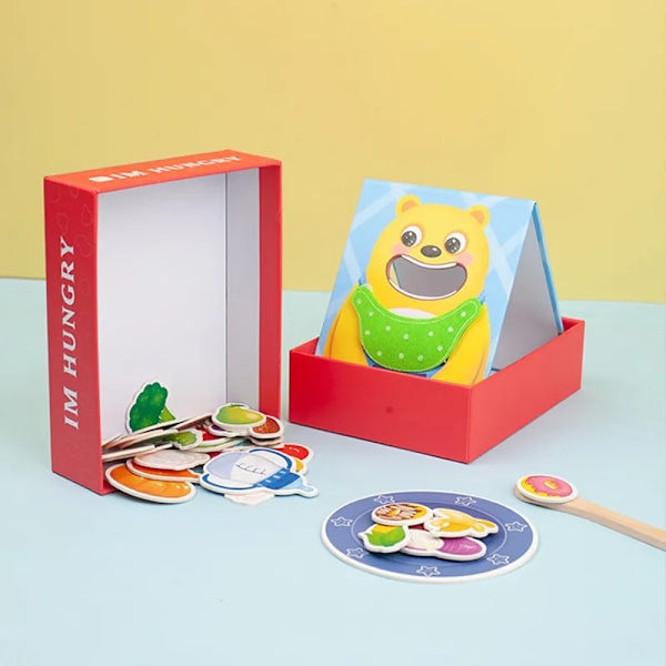 Montessori vanhempi lapsi vuorovaikutus leikki talo simulaatio ruokinta peli