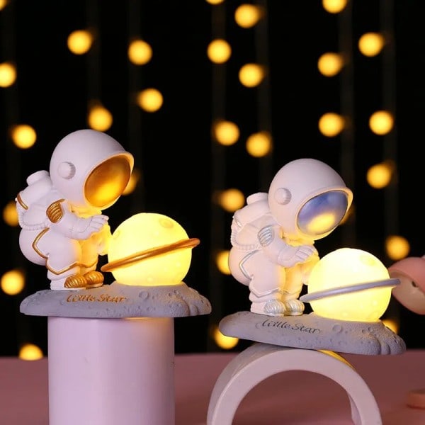 Astronaut Nat Lys Sejr Salut Rummand Harpiks Skulptur Stue Værelse Børn Soveværelse Sengebord Bord Lampe