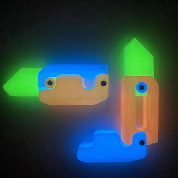 3D Utskrift Gravity Kniv Cub Hoppa Liten Rädisa Kniv Mini Modell Hänge Push Kort Dekompression Leksak