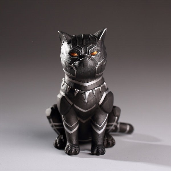 Aito valtuutus Deadpool ja Musta Panther Cat