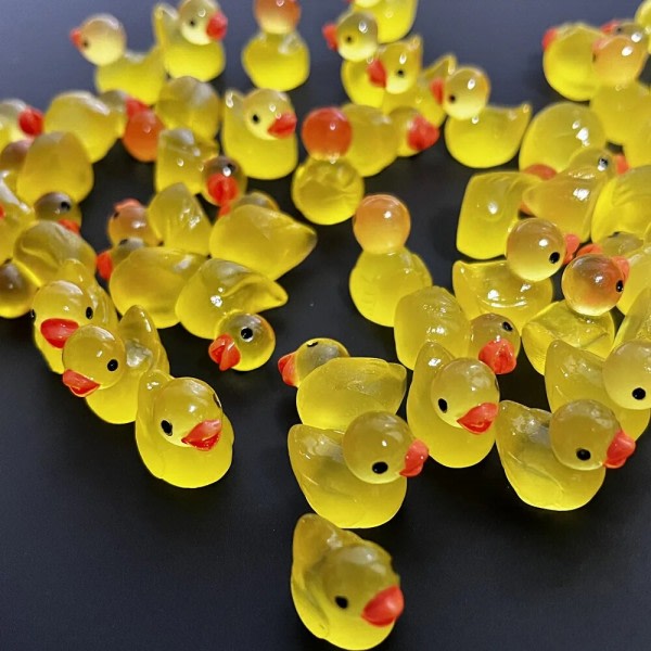 50 stykker Mini Gul Ender Luminous And Ornament Miniatyr Figurer Tiny Duck