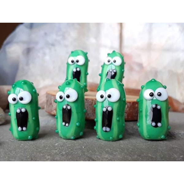 Screaming pickle i miniatyr i en flaska, handgjorda burkar med skulptur av skrikande pickle, mini känslomässigt stöd pickle gurka burk gurkprydnad