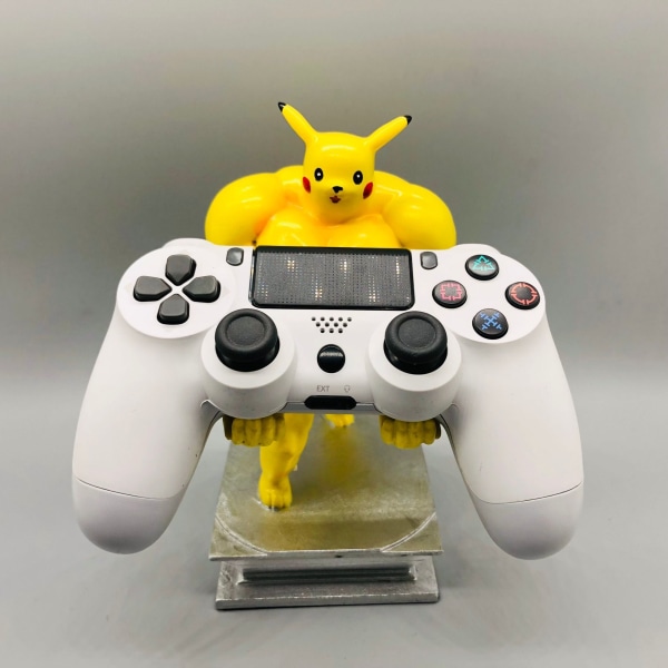 Hieno peli – Tyylikäs puhelinteline: Puun inspiroima Humanoidi-mobiiliteline ja peliohjaimen pidike Muskel Pikachu