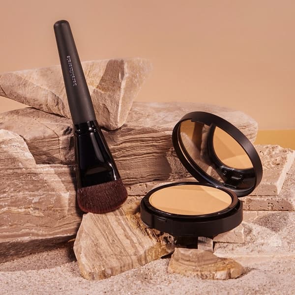 BareMinerals Luxe Performance Brush Black