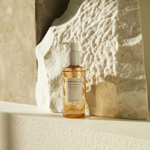 SKIN1004 Madagascar Centella Light Cleansing Oil 200ml Vit