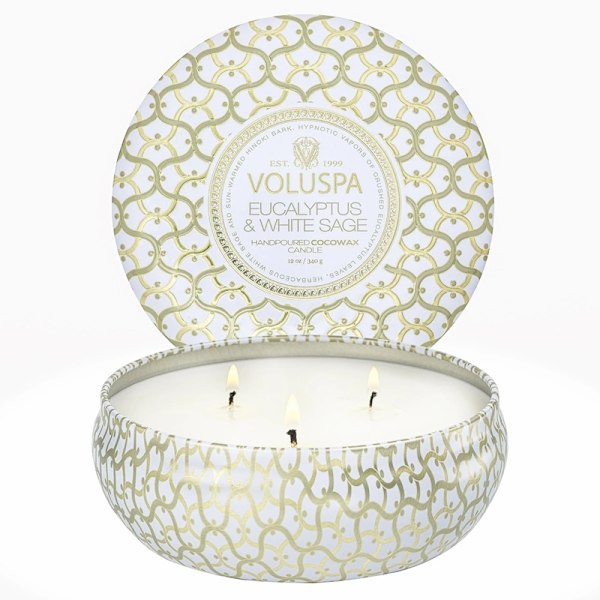 Voluspa 3-Wick Candle Decorative Tin Eucalyptus & White Sage 340g Vit
