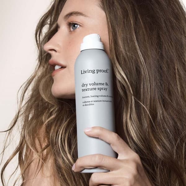 Living Proof Full Dry Volume & Texture Spray 238ml grå