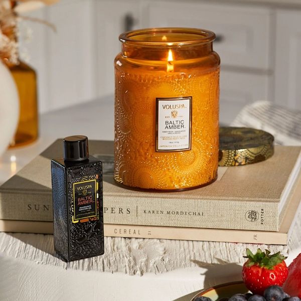 Voluspa Large Embossed Glass Jar Baltic Amber 510g Orange