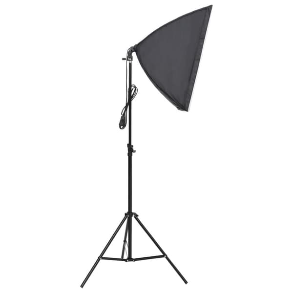 Studioutrustning med softbox-lampa, bakgrund och reflexskärm