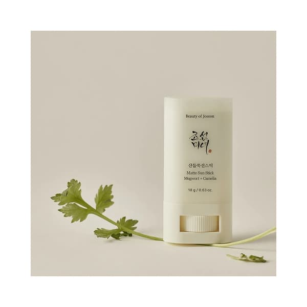 Matte Sun Stick Mugwort + Camelia SPF50 18g