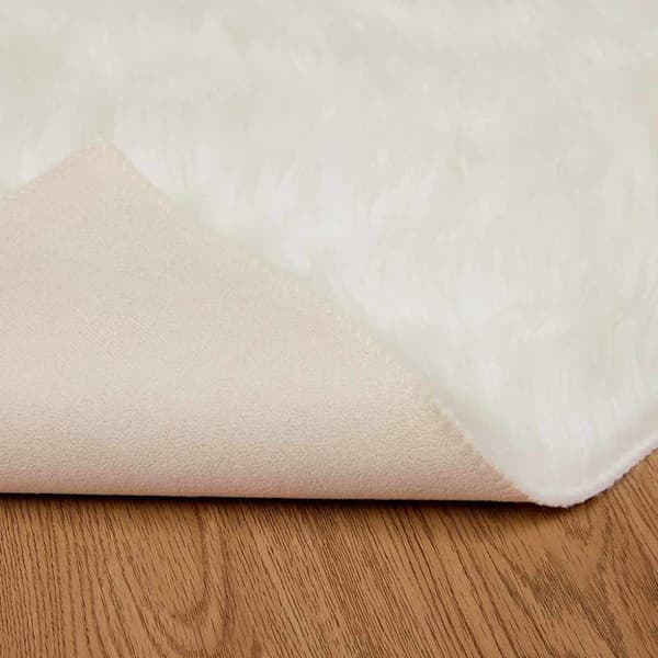 Fuskfäll matta TAFALLA Vit 240 x 240 cm Polyester