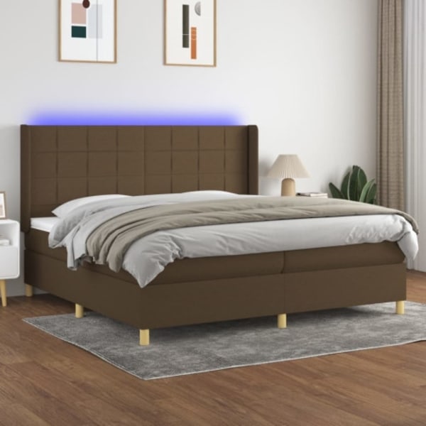 Ramsäng med madrass & LED mörkbrun 200x200 cm tyg