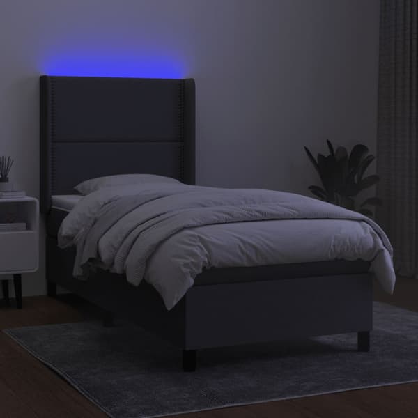 Ramsäng med madrass & LED mörkgrå 100x200 cm tyg