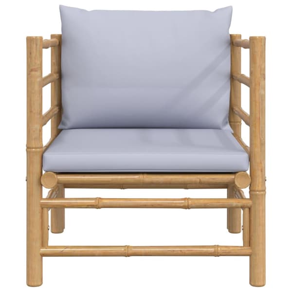 Soffa mittdel med ljusgråa dynor bambu