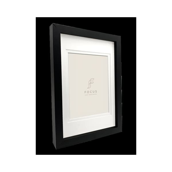 Focus Dahlia Black 40x60/PP 30x45