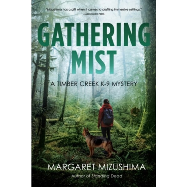 Gathering Mist (inbunden, eng)