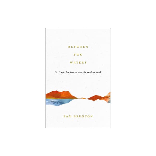 Between Two Waters (inbunden, eng) (Skadad)