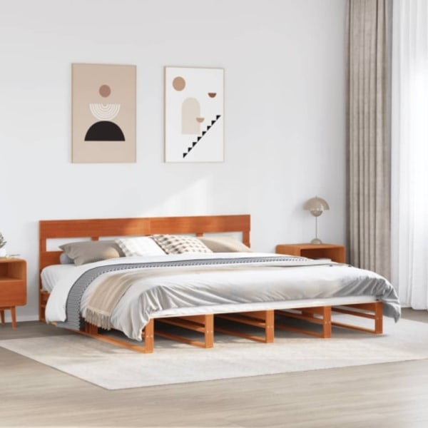 Sängram utan madrass vaxbrun 200x200 cm massiv furu