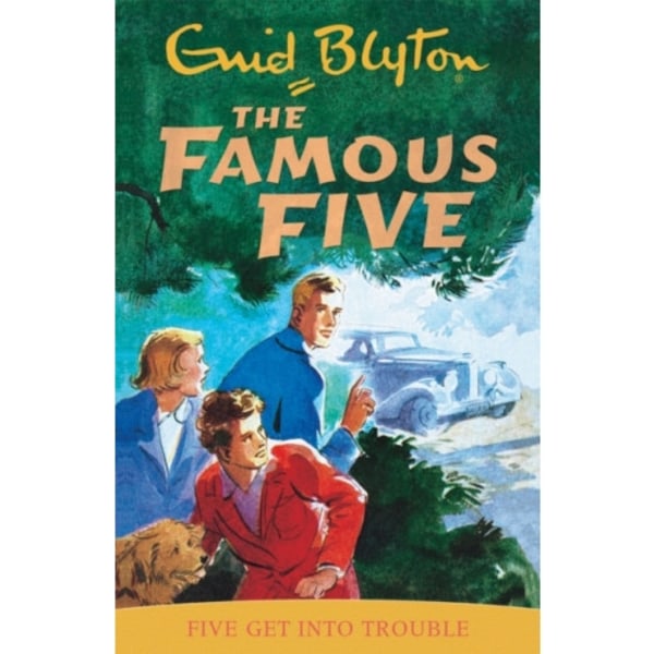 Famous Five: Five Get Into Trouble (häftad, eng)