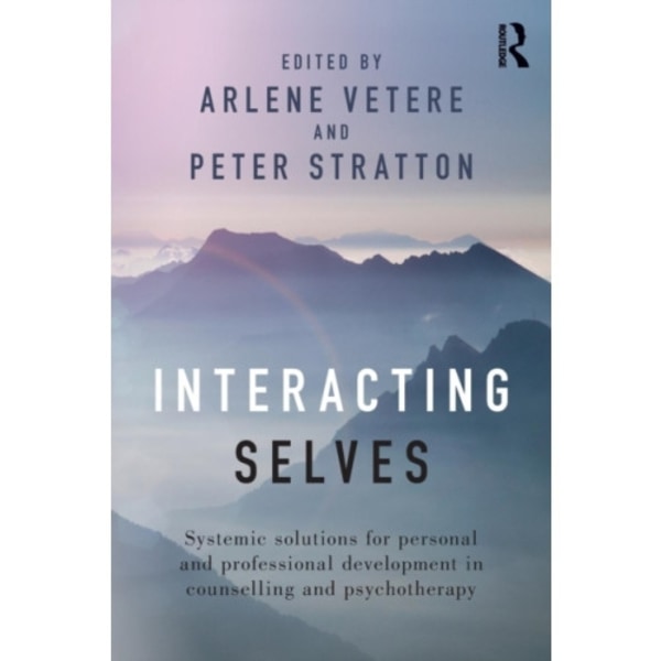 Interacting Selves (häftad, eng)