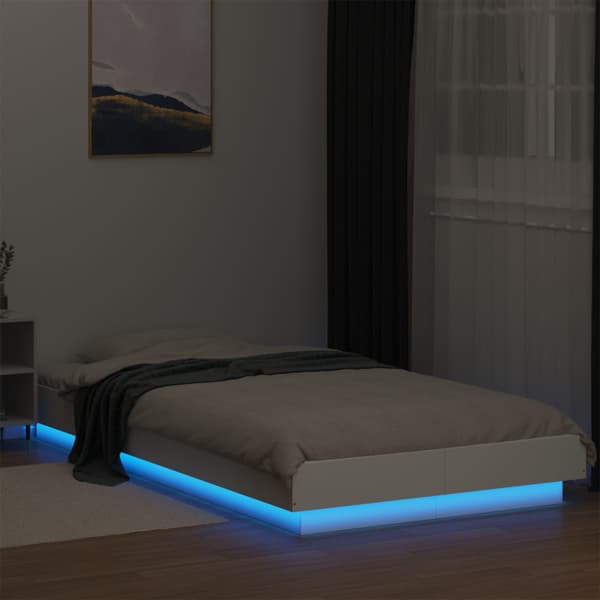 Sängram med LED Vit 80 x 200 cm Konstruerat trä
