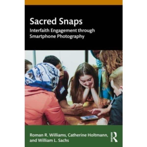 Sacred Snaps (häftad, eng)