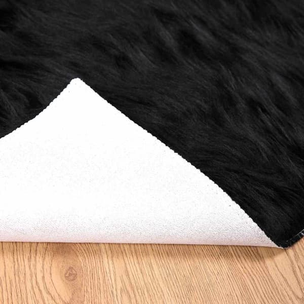 Fuskfäll matta TAFALLA Svart 140 x 200 cm Polyester