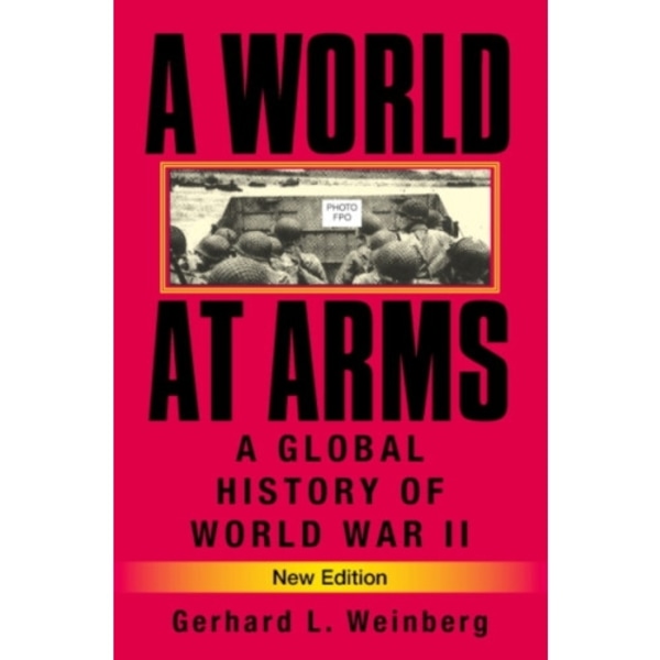 A World at Arms (häftad, eng)