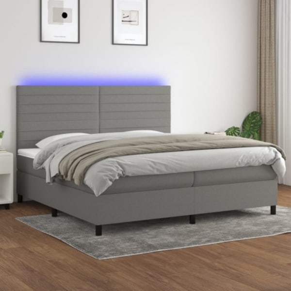 Ramsäng med madrass & LED mörkgrå 200x200 cm tyg