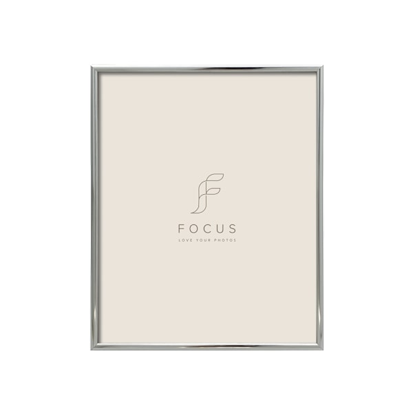 Focus Lily Silver 30x40