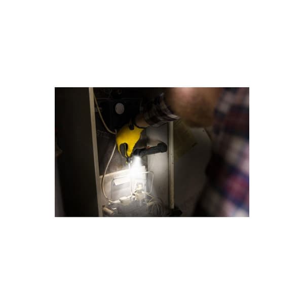 Ficklampa Hard Case Pro Pivot