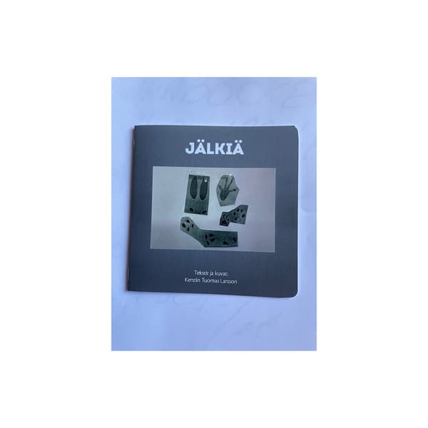 Jälkiä (häftad)